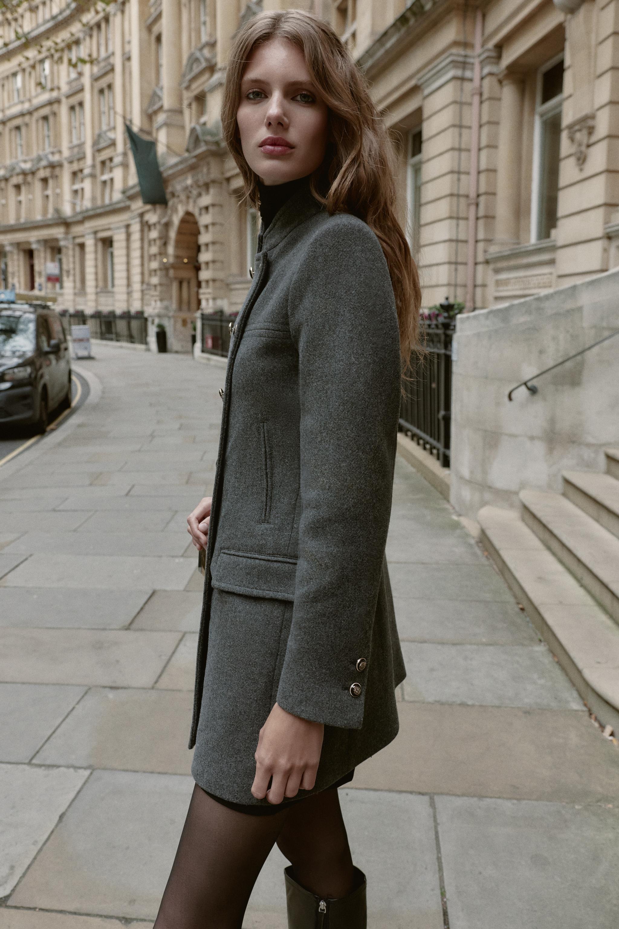 DOUBLE-BREASTED WOOL COAT